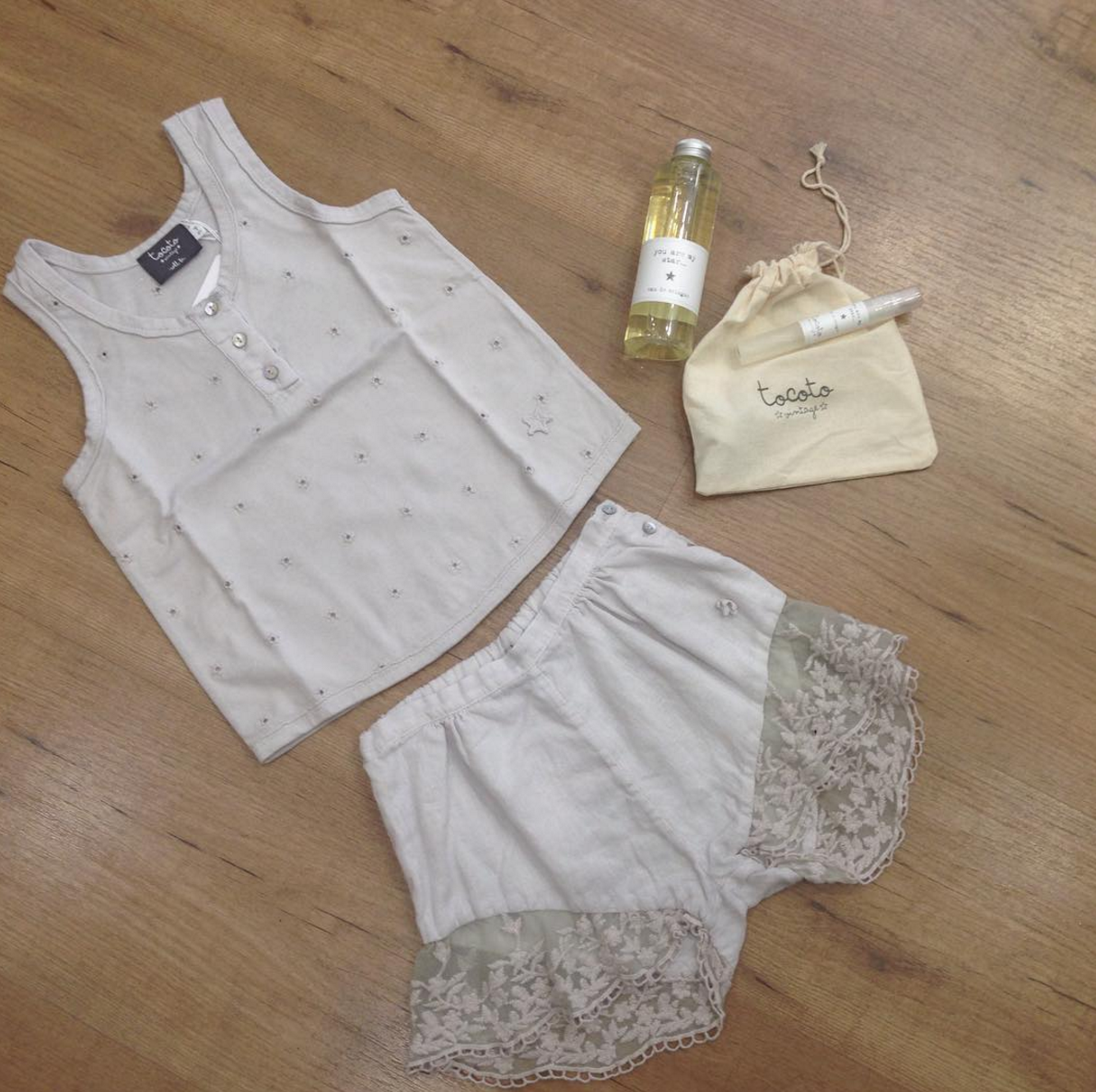 Tocoto Vintage Girls Lace Bottom Shorts in Grey