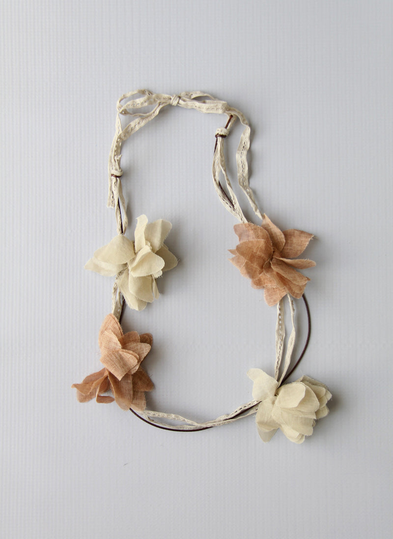 Girls Flower Necklace in Natural